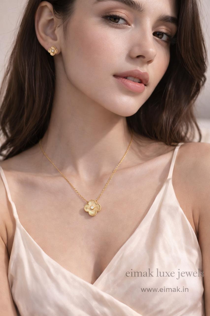 Golden Bloom Necklace Set