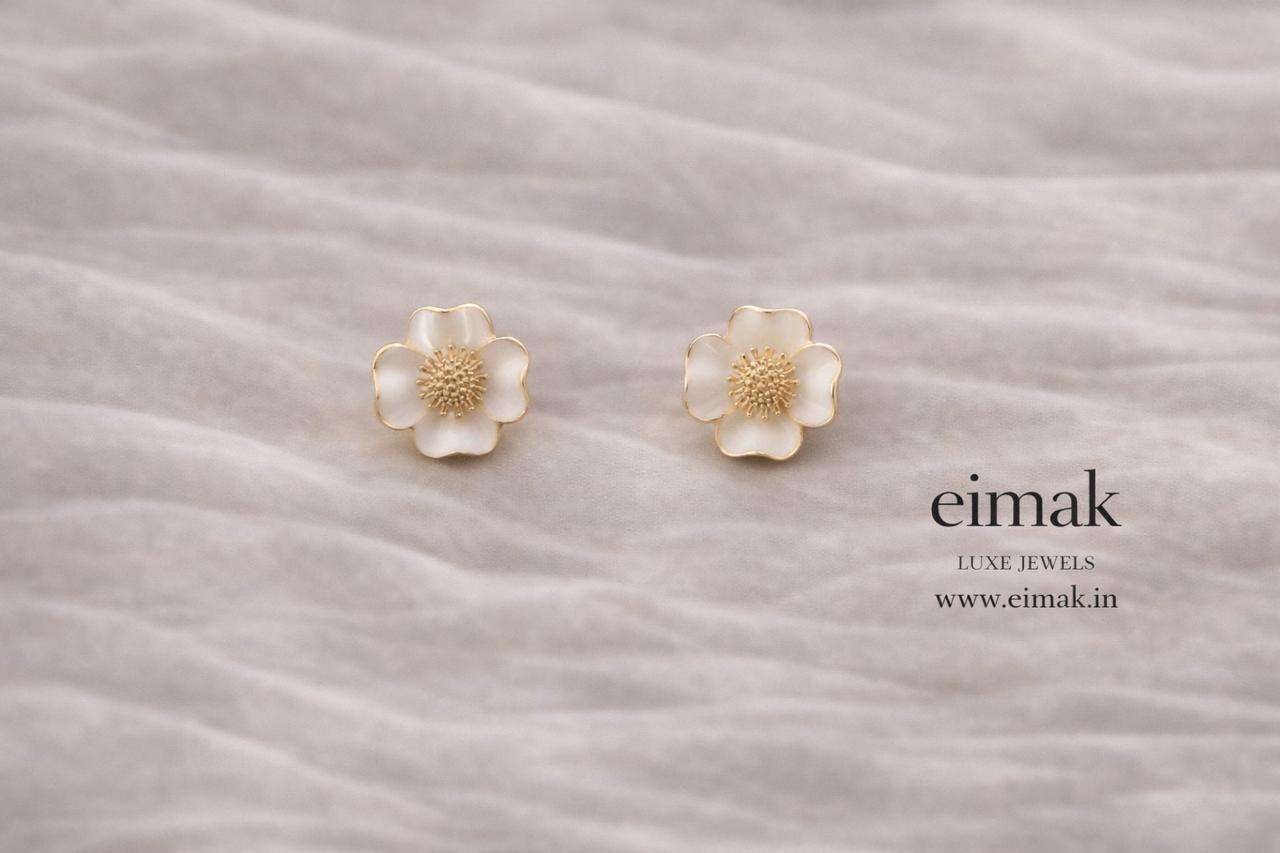 Golden Pollen Blossom Studs