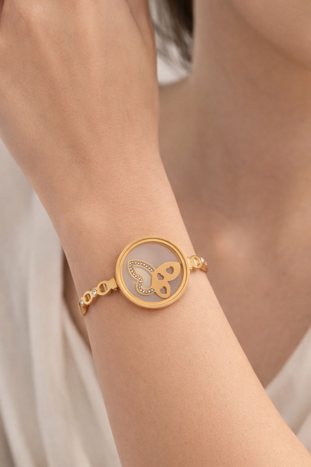 Eimak flutter heart halo bangle