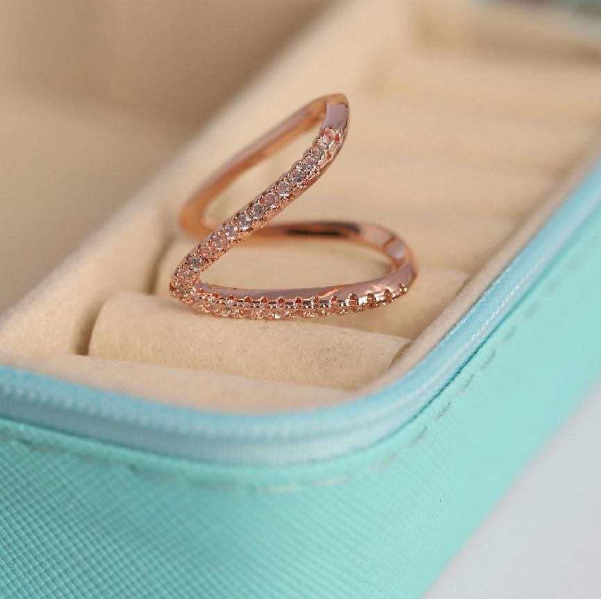 ELJ-R-033 Crystal V Grace Ring