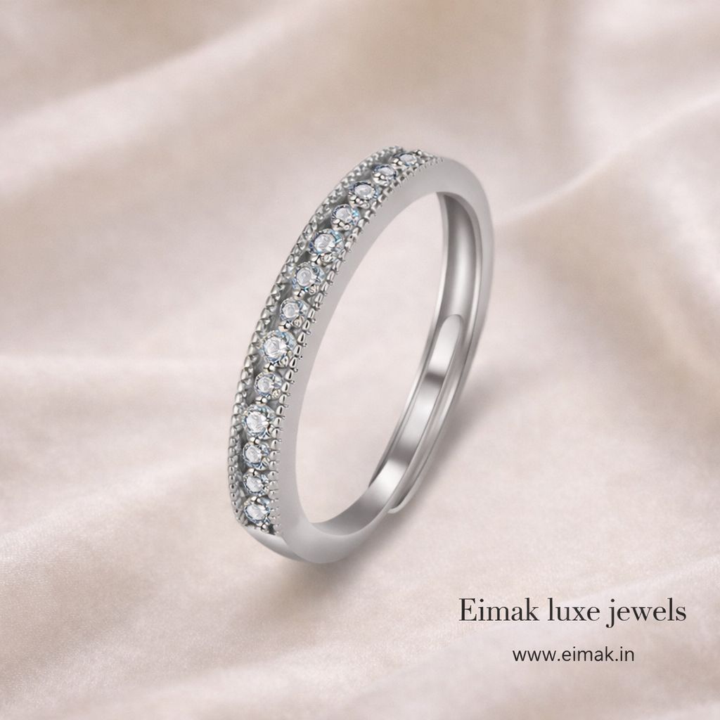 Luna Sparkle Band Ring