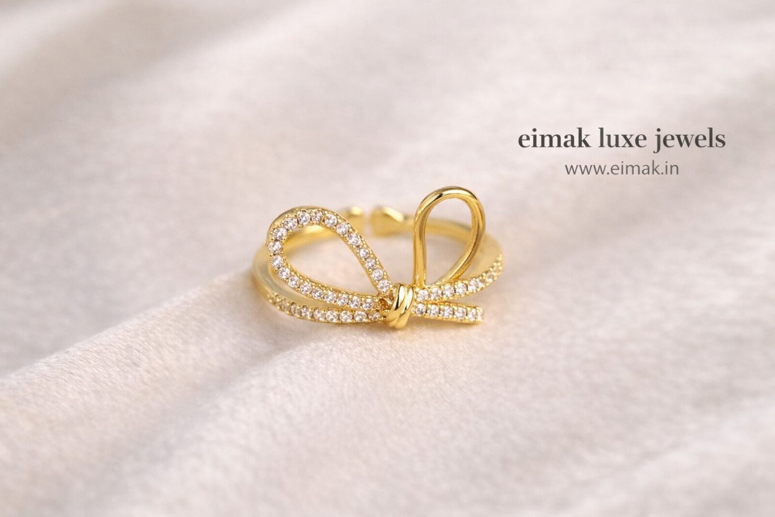 Golden Bow Sparkle Ring