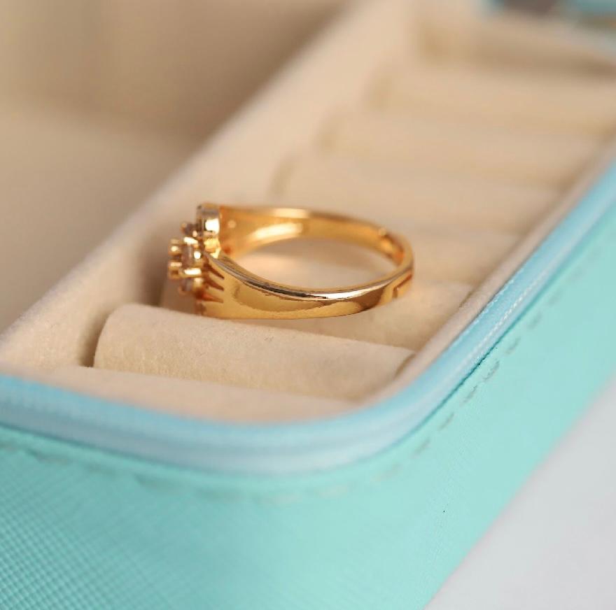 ELJ-R-017  Royal Cluster Ring