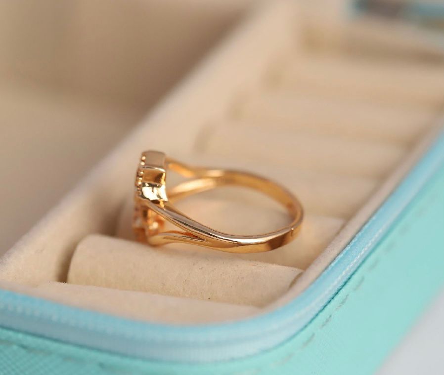 ELJ-R-040 Aurora Cascade Crystal Ring