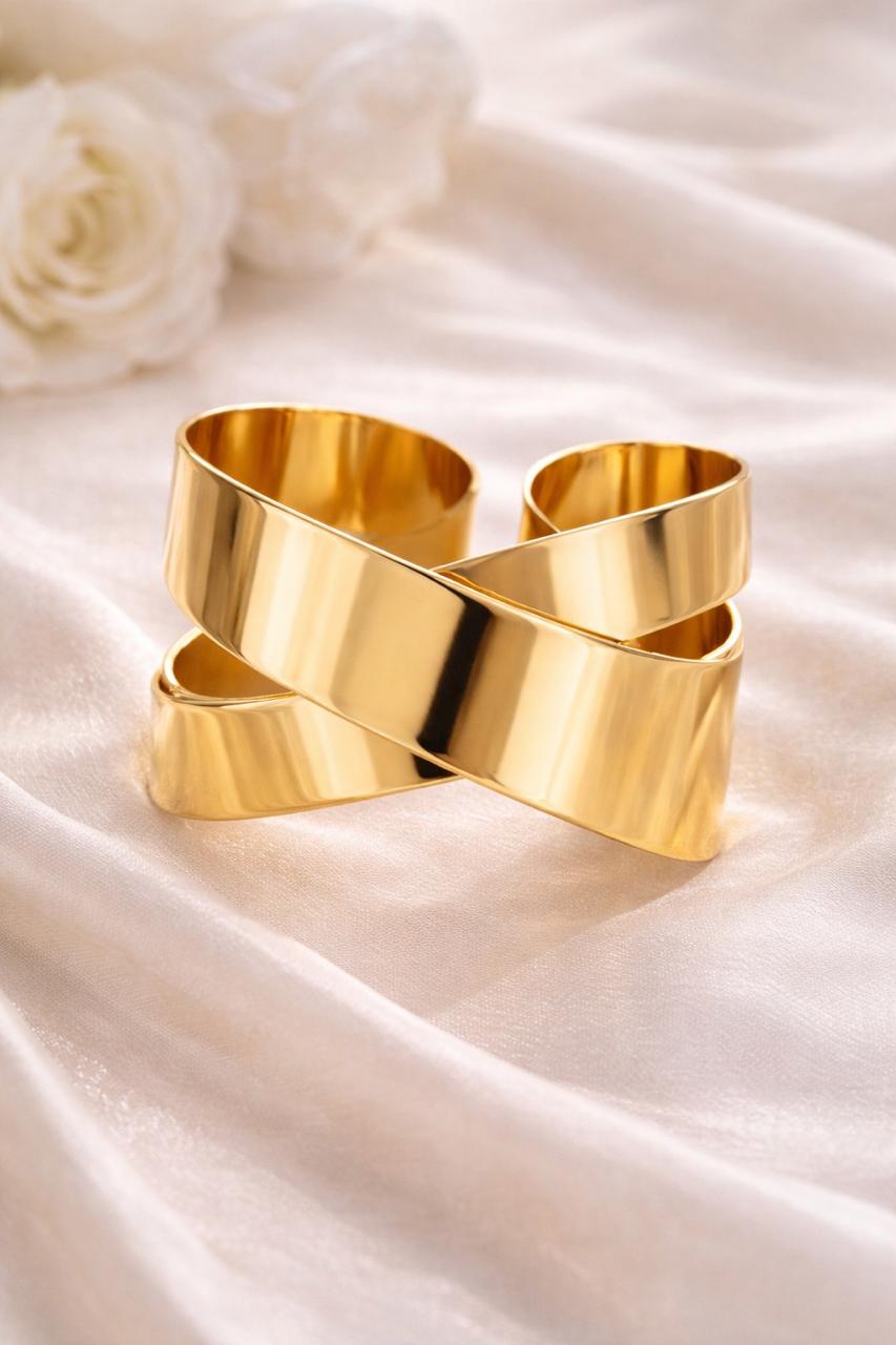  Vega Cross Luxe Gold Cuff