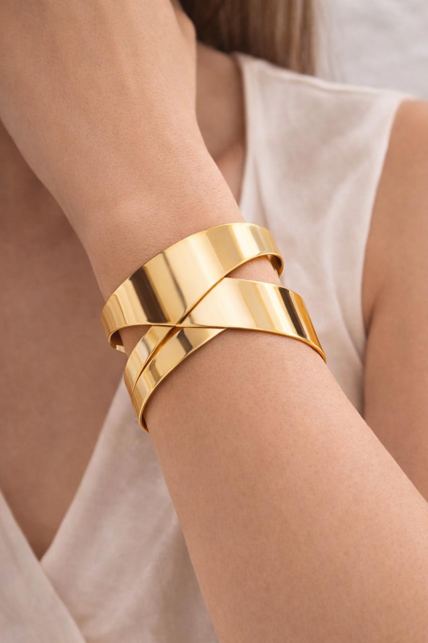  Vega Cross Luxe Gold Cuff