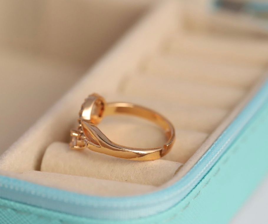 ELJ-R-042 Golden Heart Sparkle Ring