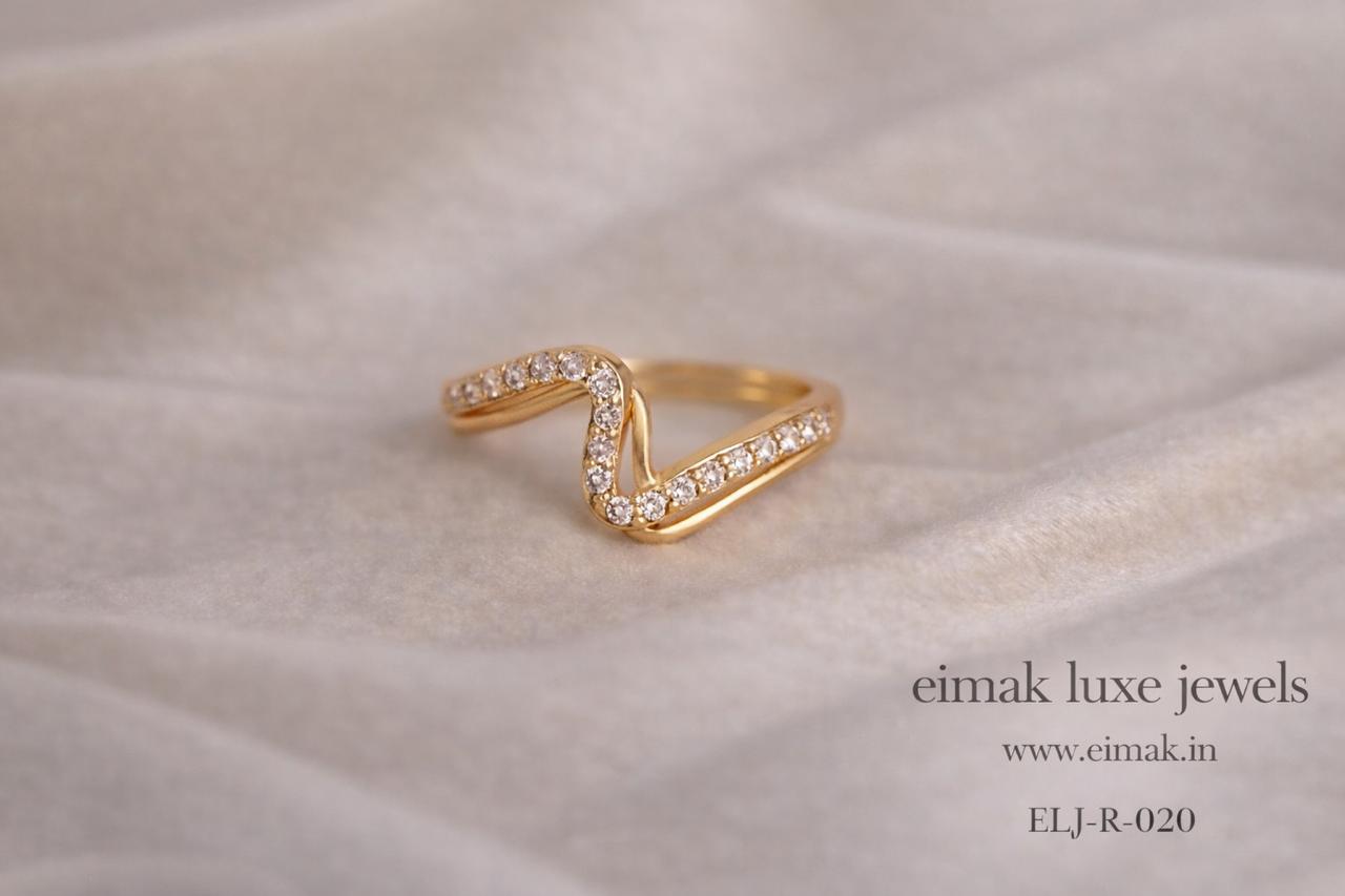 ELJ-R-020 Wave Elegance Ring