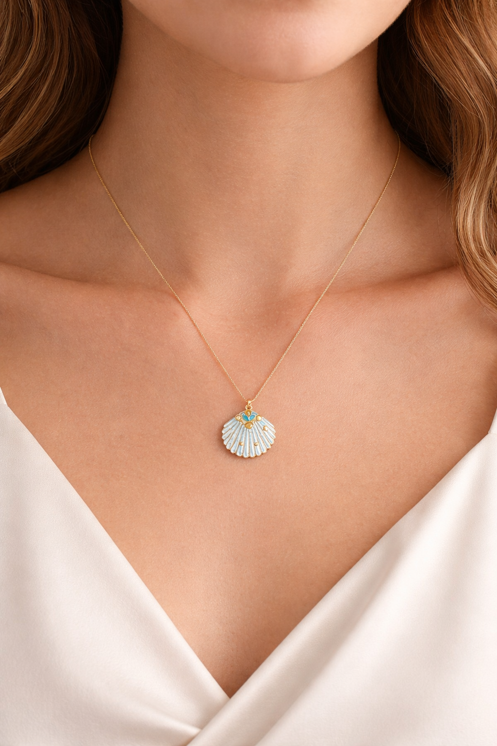 Shell Elegance Pendant Necklace