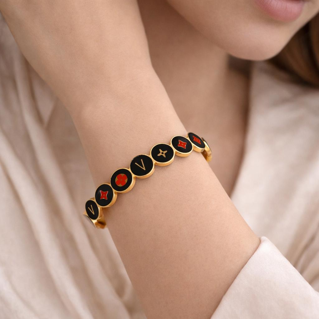 Noir Icon Charm Bangle