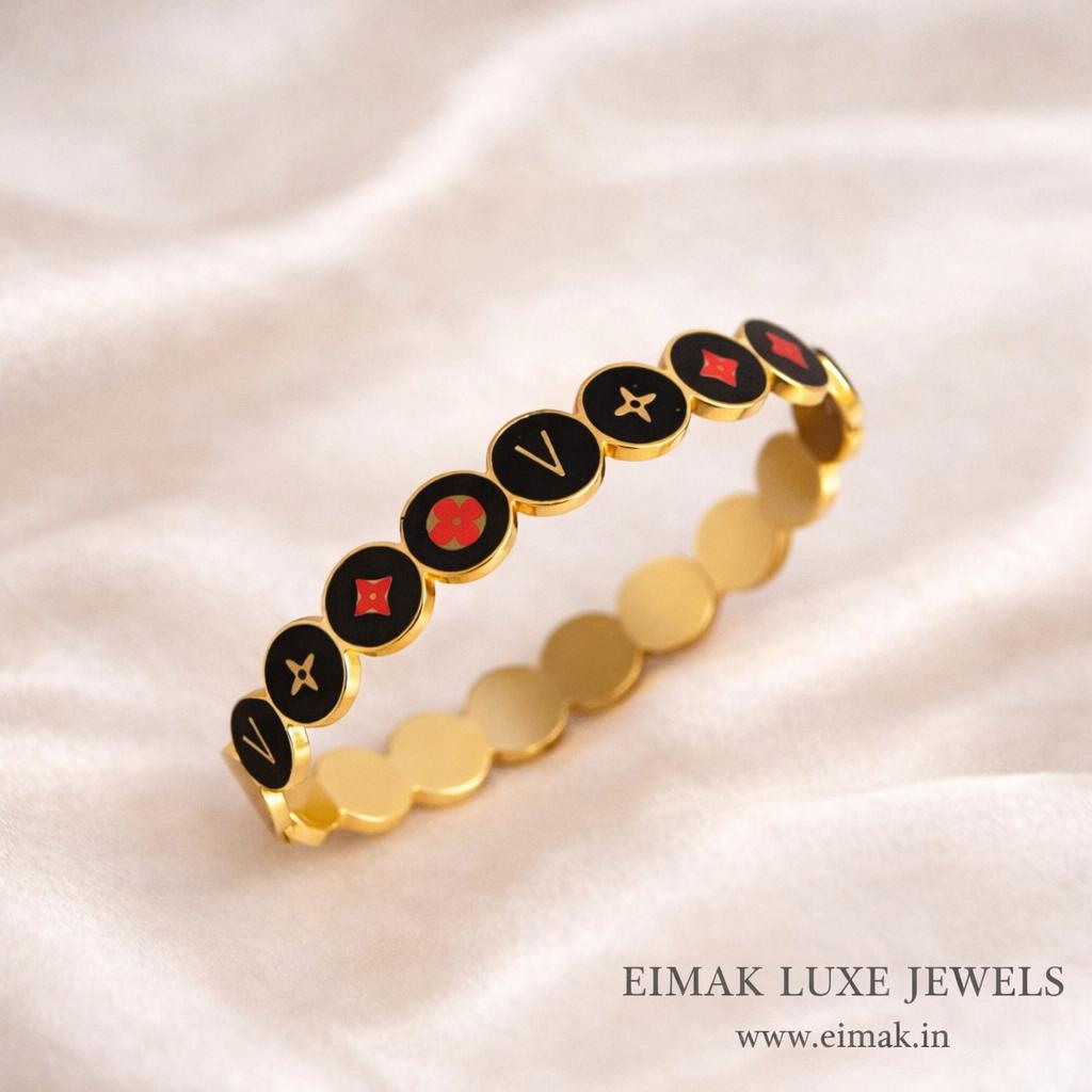 Noir Icon Charm Bangle